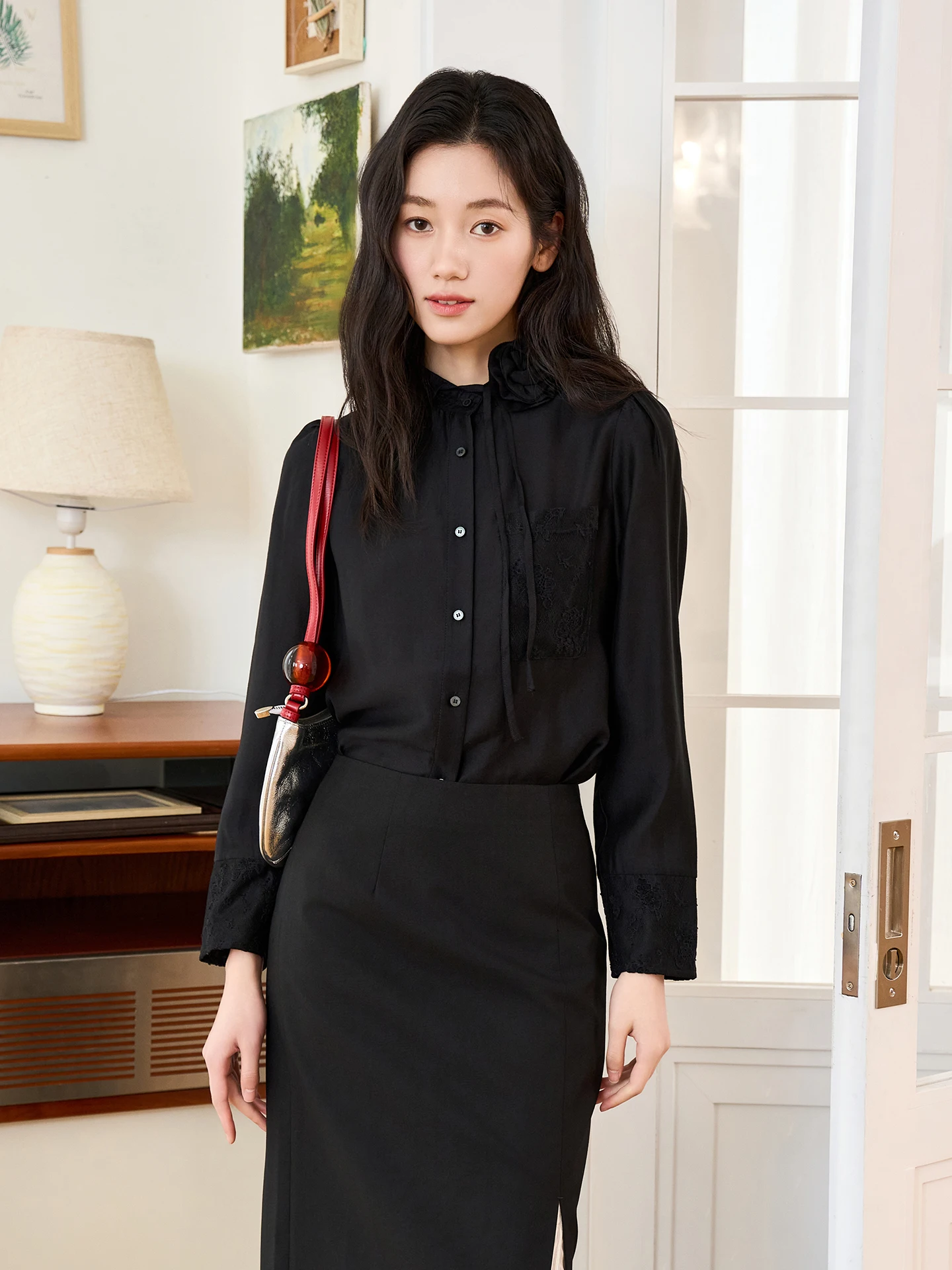 

Ele Embroidered Lace irt Women's oulder Line Stand Collar Rose Decorated Faionable Spring New Arrival Top