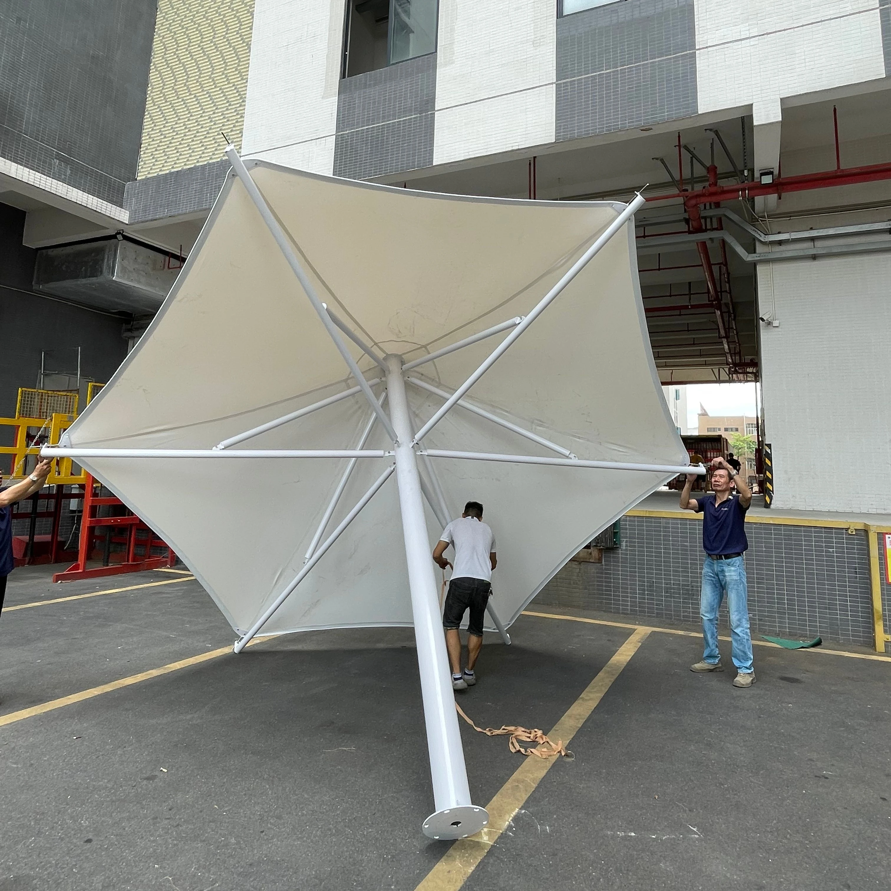 Heavy Outdoor Aluminum Frame Umbrella with Polyester Sail Membrane Structure Fabric Strength