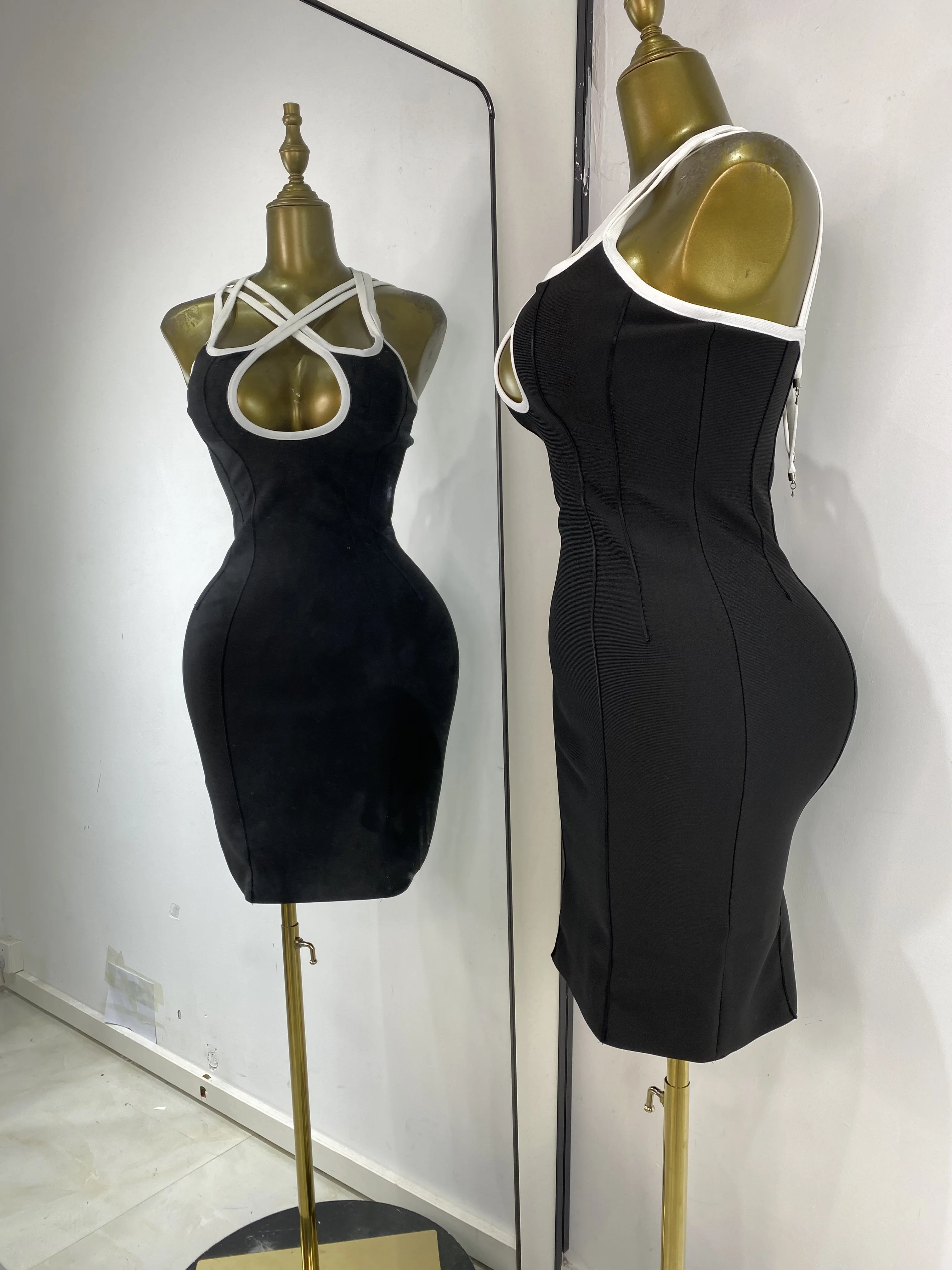 فستان نسائي صيفي أسود بأشرطة متقاطعة بطبقة مزدوجة Bodycon فساتين حفلات مسائية صغيرة محبوكة مرنة في الشارع العالي