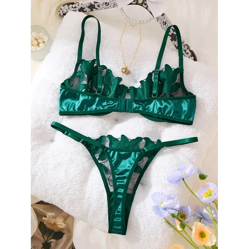 Green French-style Floral Embroidery Lace Lingerie Set Sexy Soft Steel-Cup Supportive Bra for Valentine's Day Party ZA824031