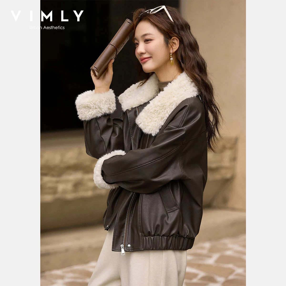 

VIMLY Faux Leather Jacket Women 2025 Plush Collar ＆ Cuff Windproof Biker Jacket Coffee Quilted Short Women Winter Coats 30556
