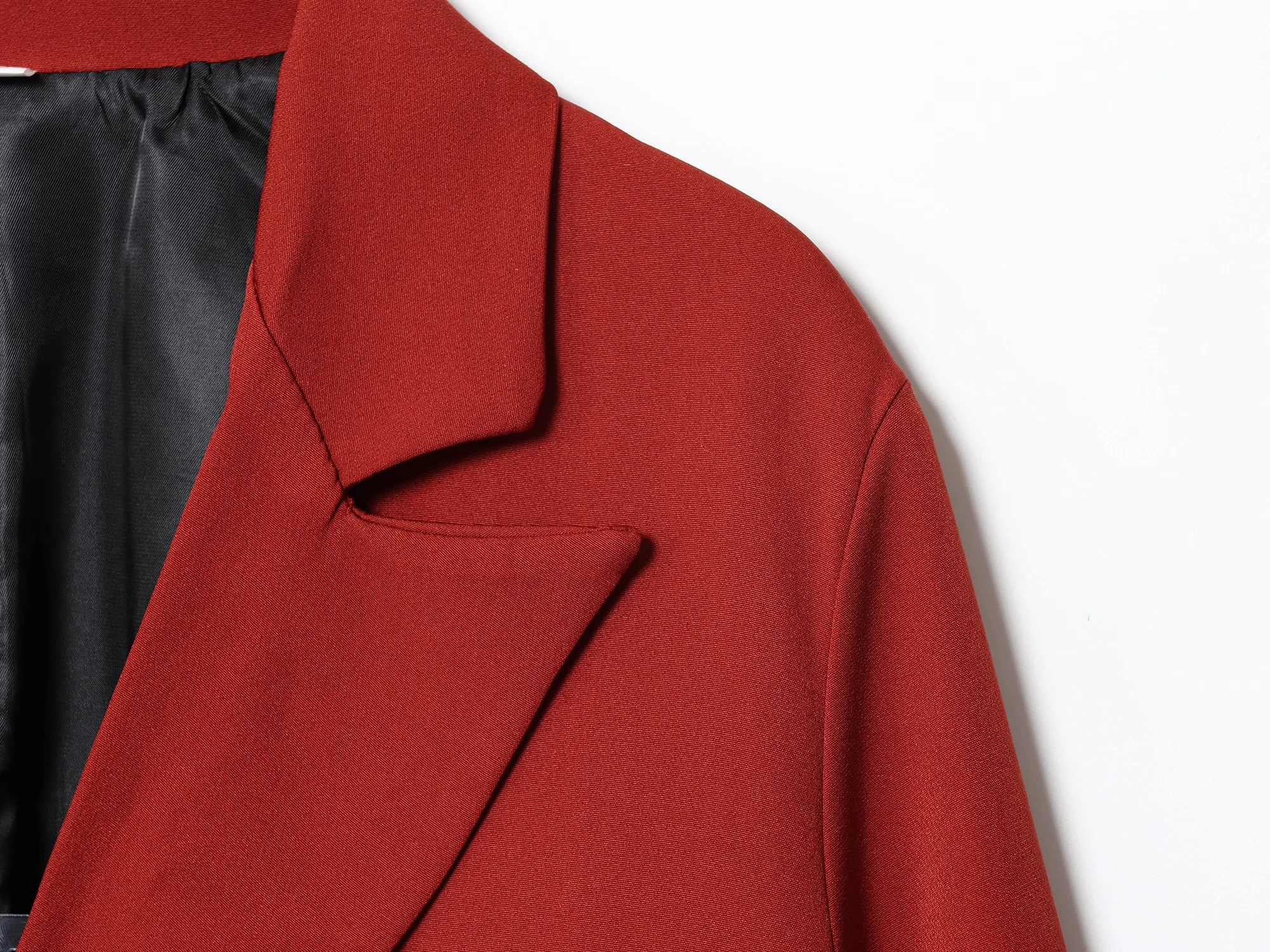 سترة خريف أنيقة للسيدات للتنقل مع طية صدر السترة سترة مزدوجة الصدر موضة ربيع خريف 2025 سترة نسائية بسيطة للمكتب