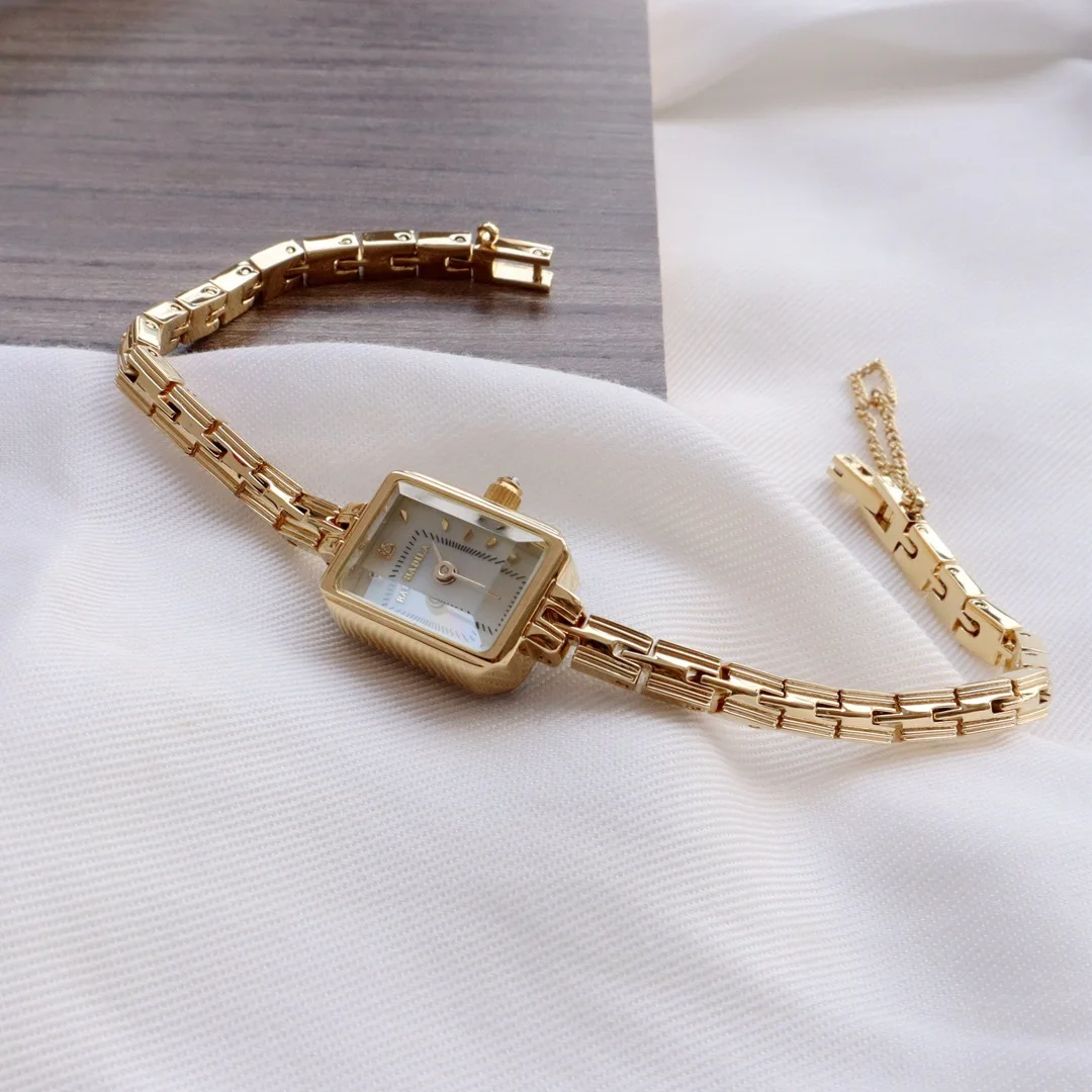 

New Simple Style Elegant Square Quartz Wristwatch , Niche and Fashionable Bracelet Watch for Women