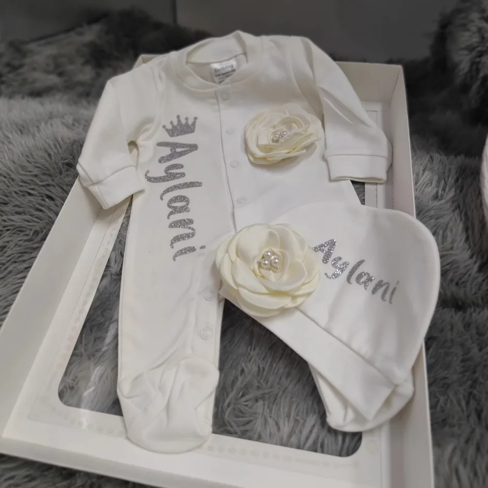 

Exporting Stunning Flower From The Middle East Custom Name Holiday Exclusive Customization Super Atmosphere Dreamy Sparkling Set