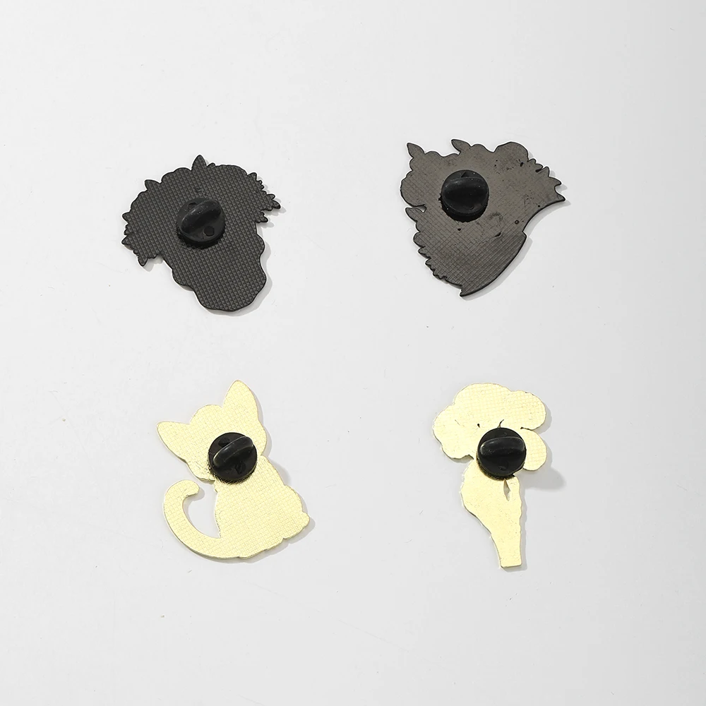 5-teiliges Set mit Emaille-Ansteckern zum Tag der Toten, mexikanische Anstecker mit Motiven von Totenköpfen, Skeletten, Katzen, Schmetterlingen und Ringelblumen. – Detail 2