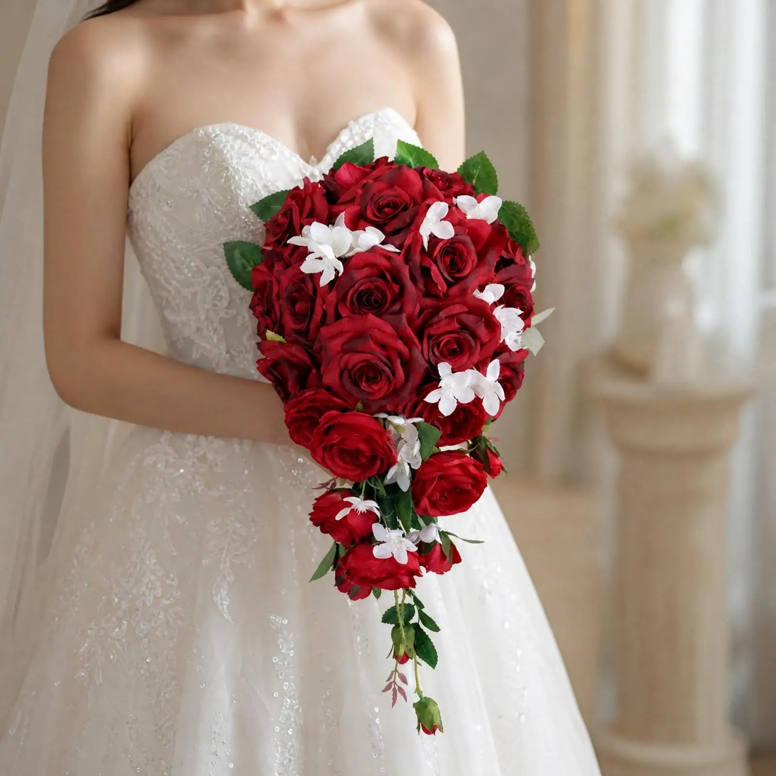 Flower Arrangement Handheld Silk Flower Bouquet with Wrapped Handle Photoshoot-Ready for Brides