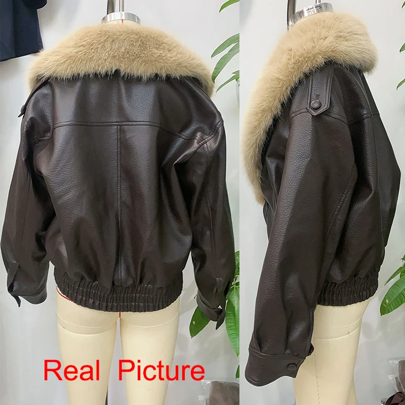 Chaqueta de mujer 2025, nueva moda de invierno, chaqueta de piel sintética de guijarro marrón, abrigo con cuello de piel desmontable con personalidad estilo motocicleta