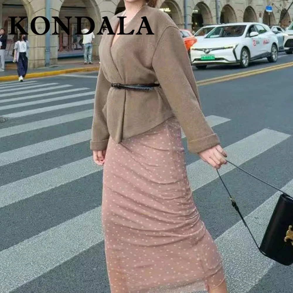 KONDALA ملابس الشارع الشهير البني للنساء ملابس خارجية موضة خريف 2025 وشاحات غير رسمية على شكل حرف v وأكمام طويلة سترة مستقيمة كلاسيكية للسيدات