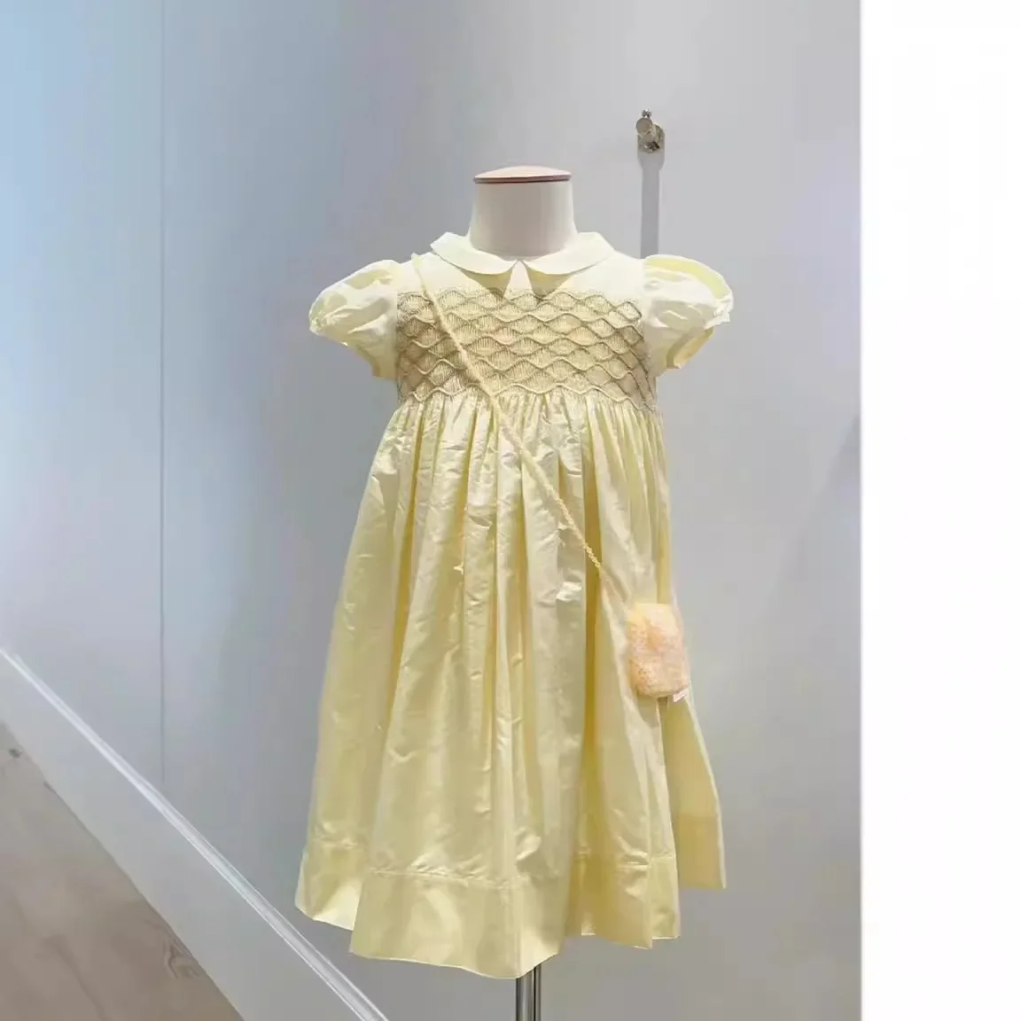 

24 spring and summer new style girls and children's clothing children's goose yellow exquisite puff sleeve dress dress