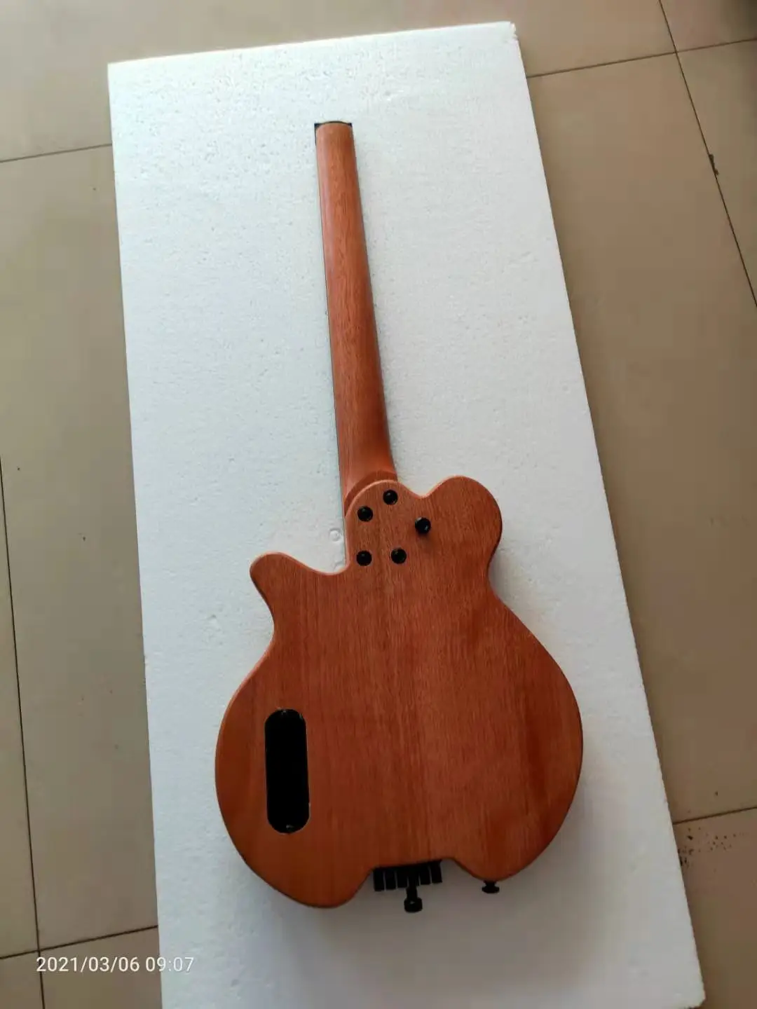 2023 New 6-string headless electric guitar, half hollow body, new headless bridge, wood wood color, free delivery