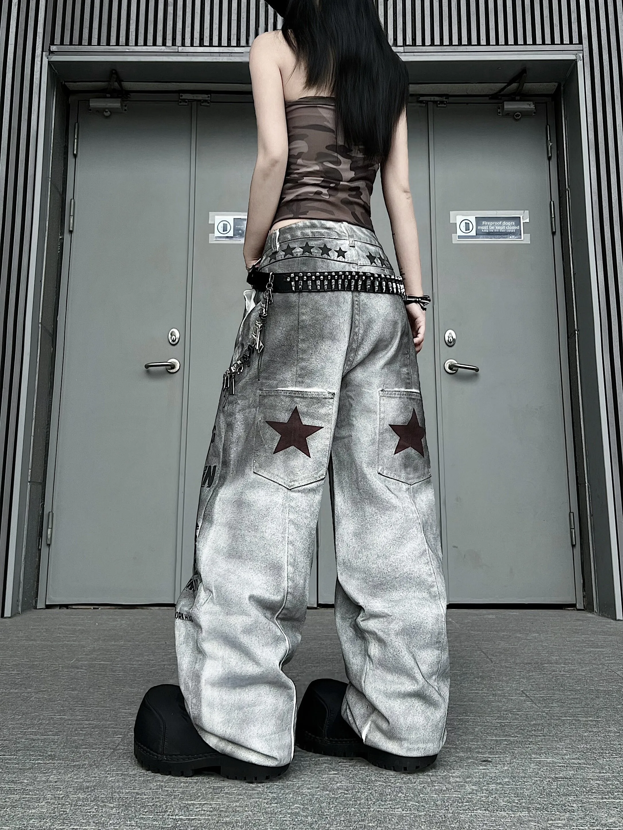 

Retro Graffiti Distressed American High Street Vibe Loose Straight Leg Jeans Men's Fashion Spring Season Non-Smoking
