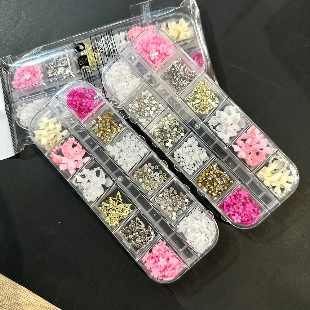 12 グリッドピンクホワイト樹脂弓ネイルチャーム合金中空蝶、パールハートシェイプ、花、AB ラインストーン宝石ネイルアート装飾