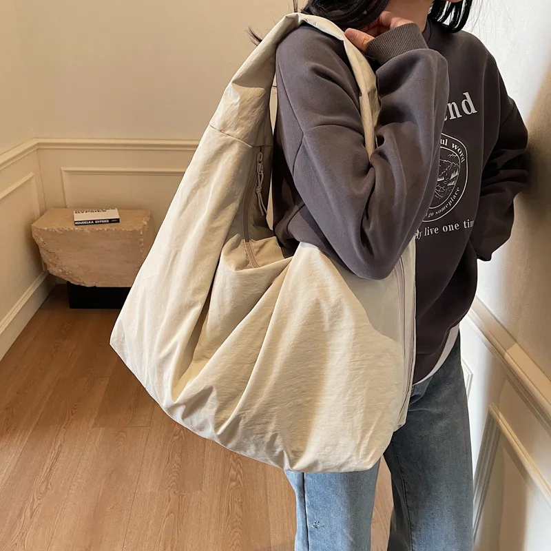 

Casual Nylon Shoulder Bag Multi-Pocket Japanese Style Large Capacity Tote Bag Soft Solid Color Versatile Commuting Handbag Daily