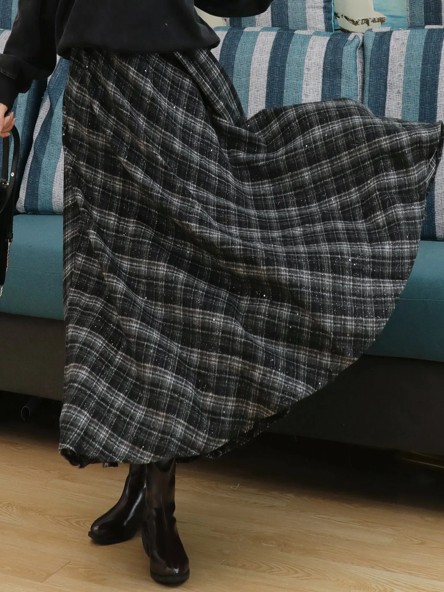 2026 New Autumn Winter Vintage Plaid Woolen Skirt All-match Elastic Waist Ultra Long Sequins Big Bottoms A-line Pleated Skirts