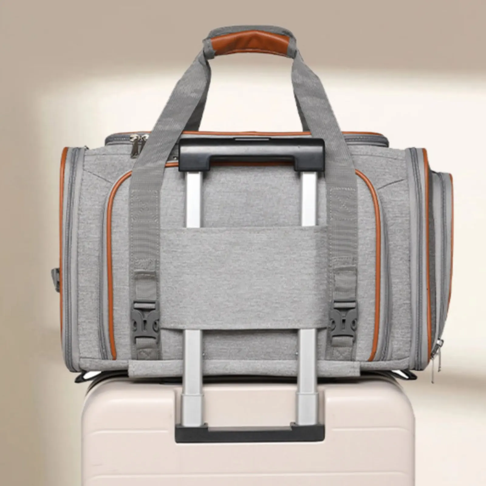 

Soft Sided Pet Trolley Airline Approved Rolling Pet Carrier Luggage Strap Foldable Design for Veterinarian Visits
