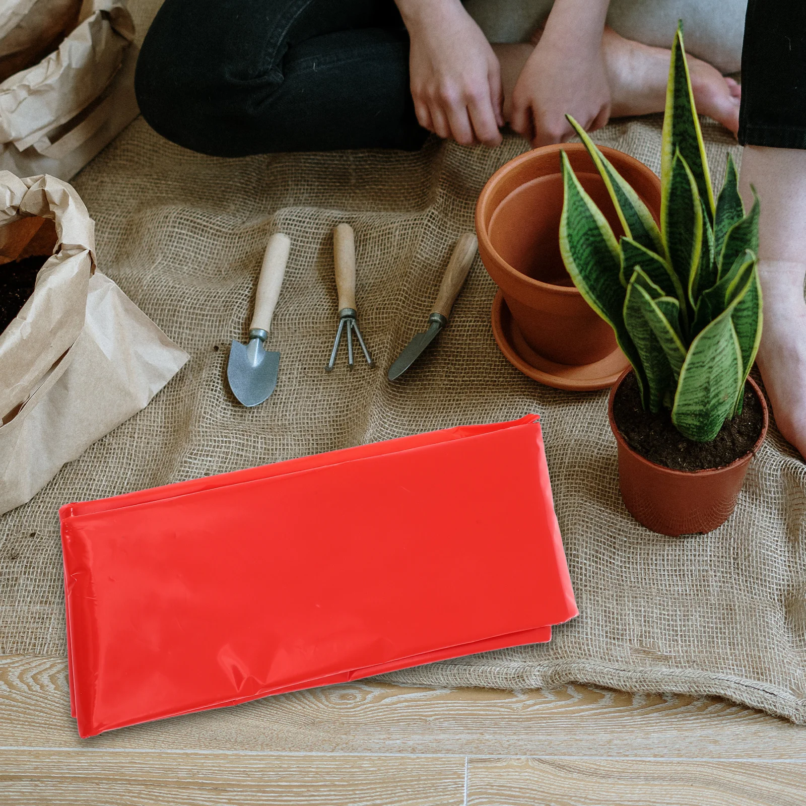 

Crop Mulch Film Red Soil Cover For Weed Control Moisture Retention Protection Durable Plastic Crop Covering