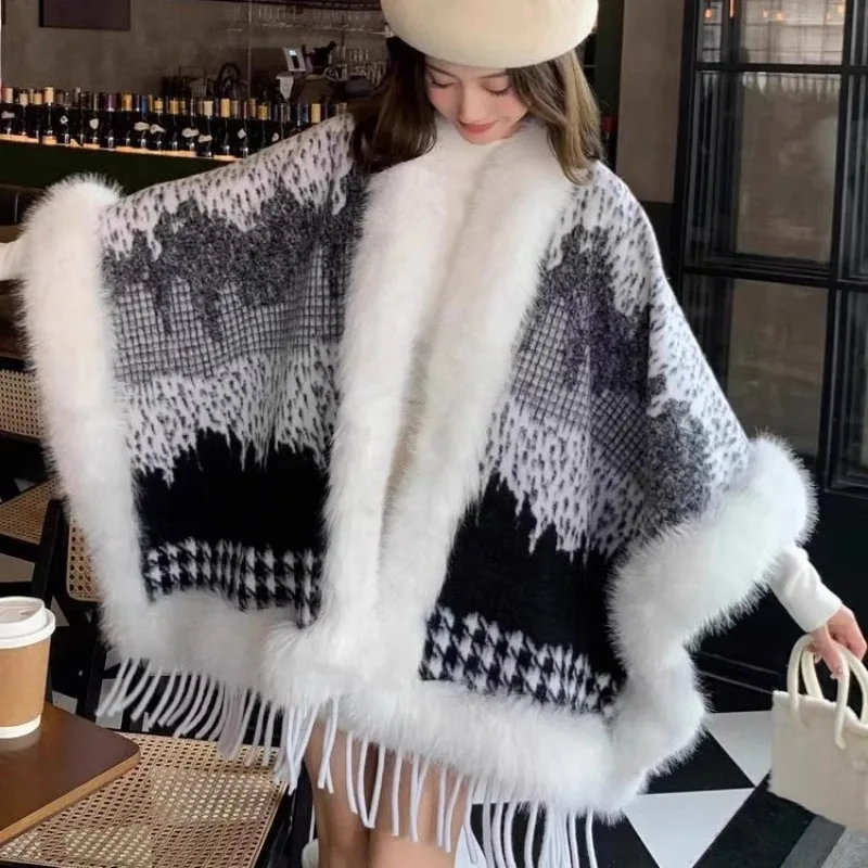 

Новинка осени и зимы 2024, накидка с воротником из искусственного лисьего меха, меховая шаль, женское пальто, утолщенная теплая накидка с бахромой