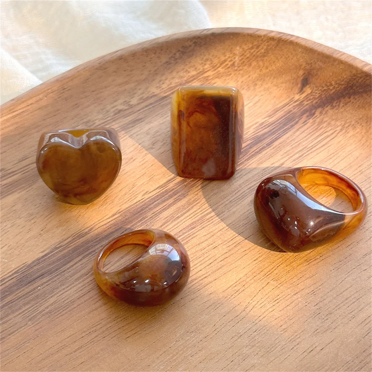 Vintage Brown Color Series Resin Wide Rings Unique Women Geometric Heart Rectangle Chunky Finger Rings Party Jewelry Accessories