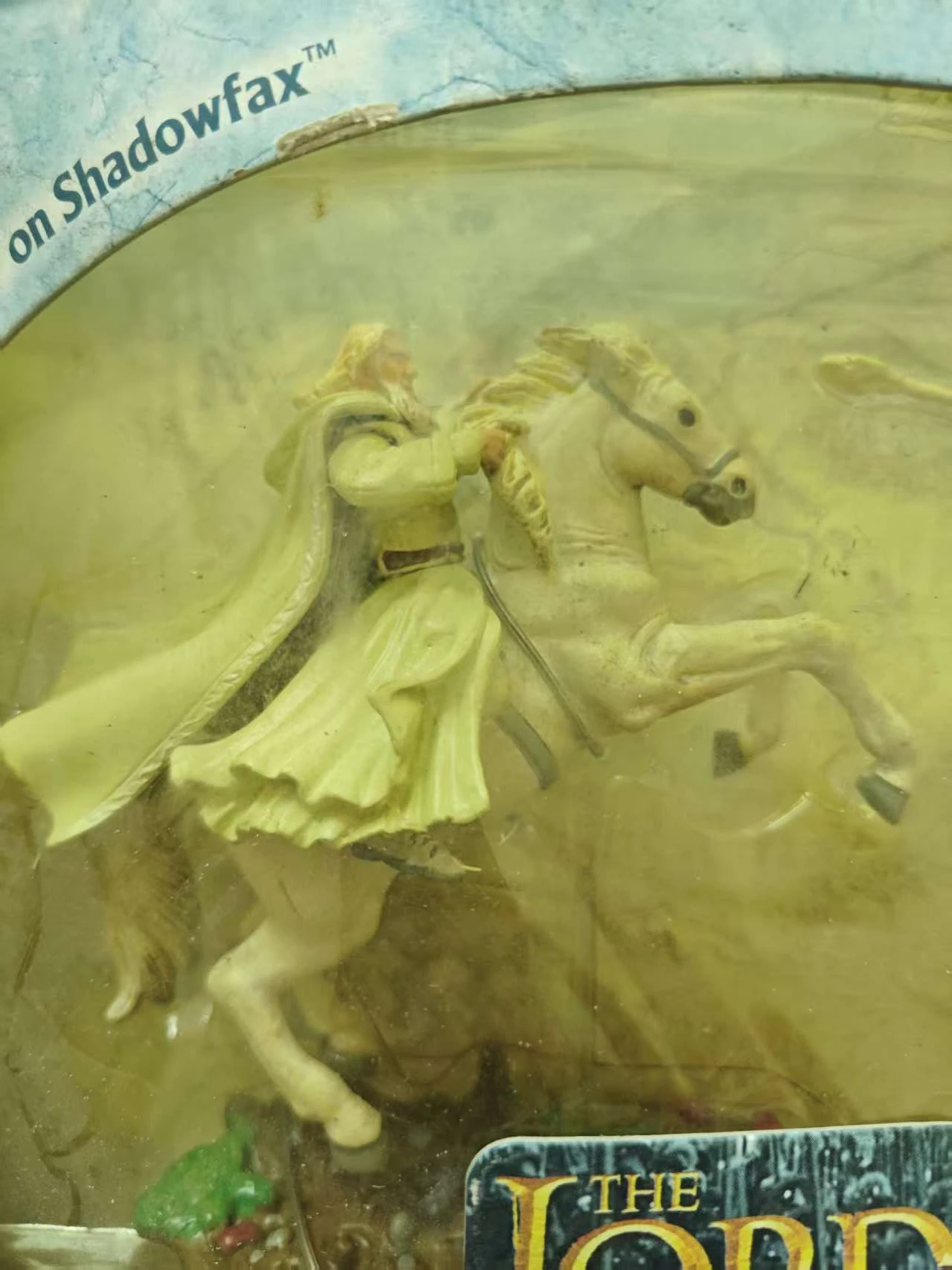 El Señor de los Anillos Ermies de la Tierra Media Gandalf El Blanco en Shadowfax y Frodo Baggins Play Along 2003 Figuras de acción