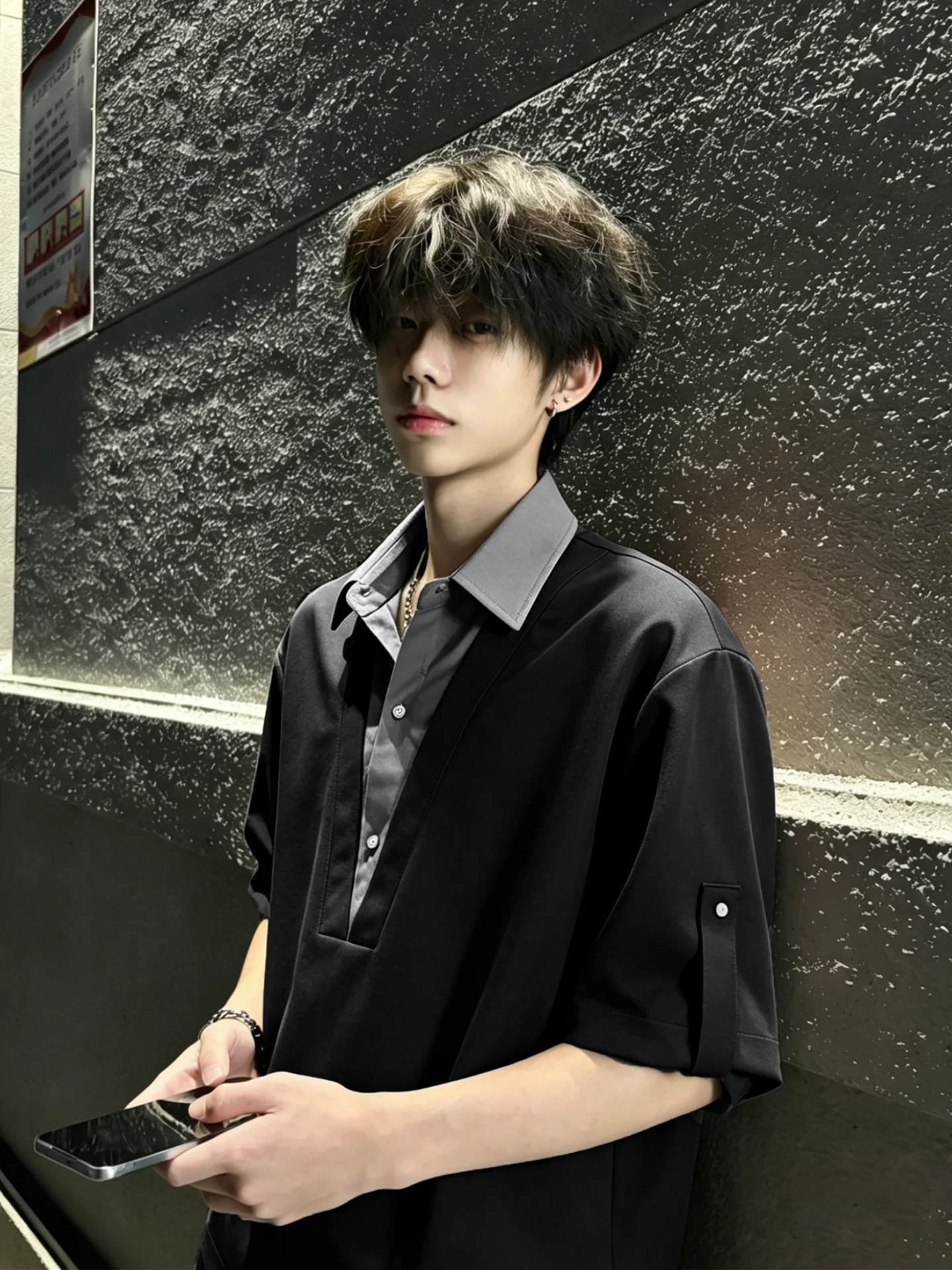 

Black Ice Silk Short Sleeve Shirt Men's Summer Adjustable Sleeve Seven-Five Sleeve Breathable Comfortable Loose Fit Shirt