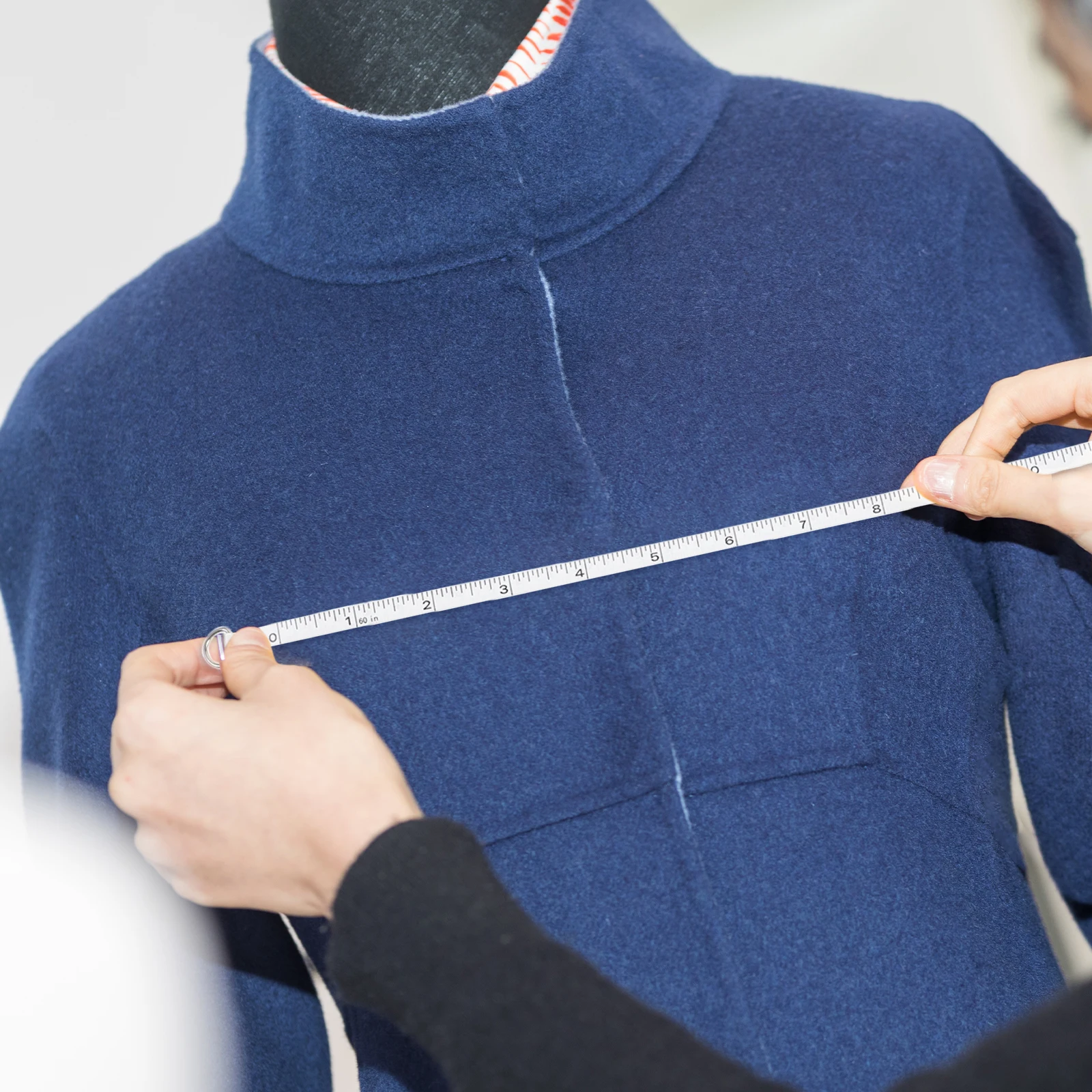 

Measuring Tape Vintage Round Mini Retractable 1.5M Portable Body Measurement Tool Small Size Keychain For Travel Outdoor