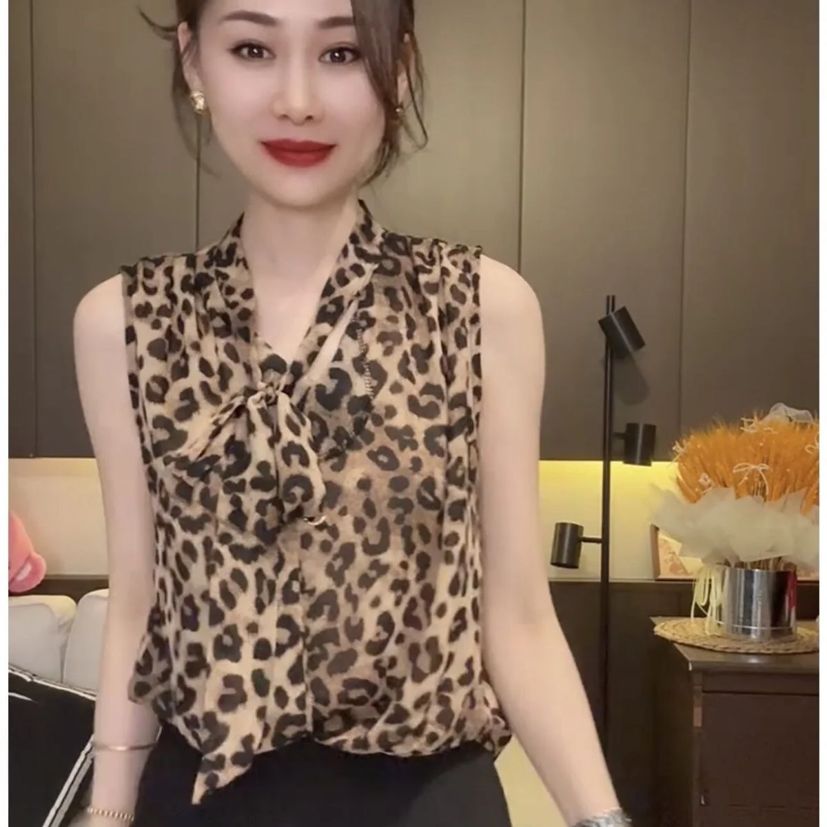 Elegant V-Neck Leopard Print Sleeveless Vest Women's Spring Summer Chiffon Top Design Retro Personality Skin-Friendly Breathable