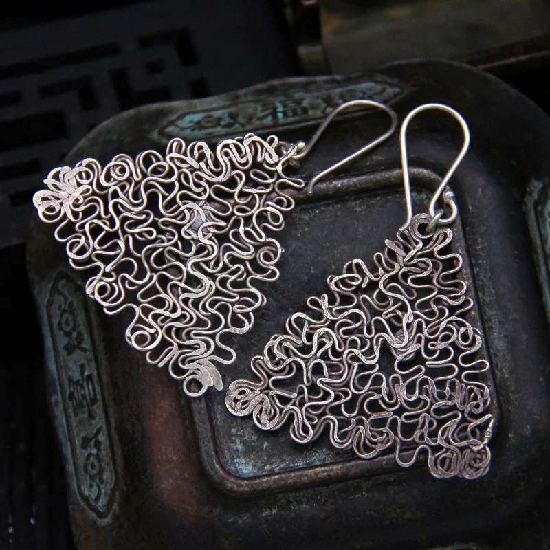 

Преувеличенные серебряные линии 925, нерегулярные квадратные треугольные серьги, женские тайские серебряные полые серьги Brincos, персонализированные серьги