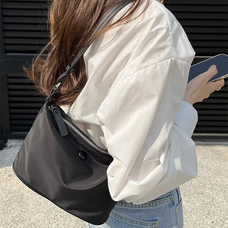 

New Spring and Summer Lightweight Waterproof Nylon Underarm Bag Korean Style Women's Thin Textured Casual Dumpling Shoulder Hand