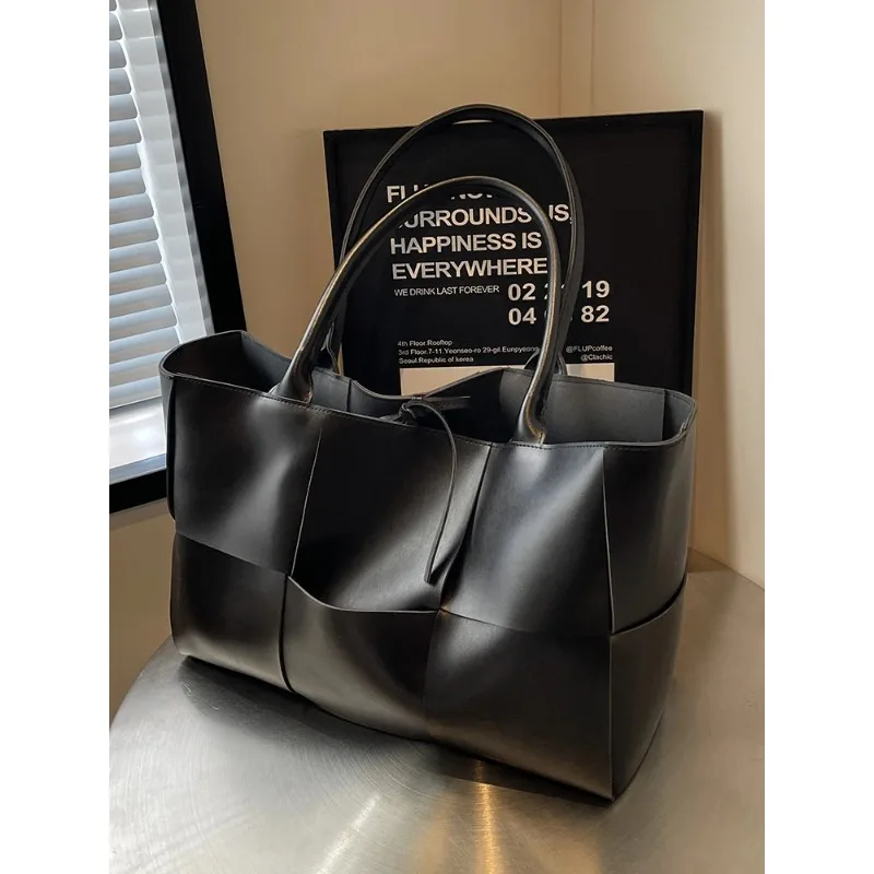 

Large Capaci Women's Tote Bag 2025 New Casual Single Shoulder Handheld Commuter Bag Small Weave for College Students Class