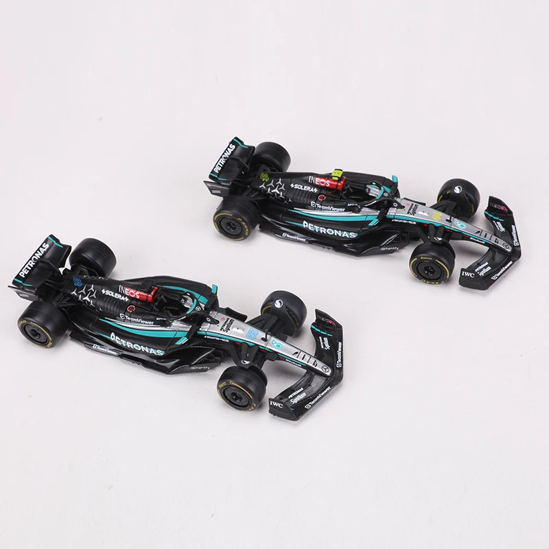 Bburago 1:43 Mercedes AMG F1 Squadra W15 2024 #   44 Hamilton #   63 Modello di auto in lega Fórmula Uno Display della collezione di modelli pressofusi