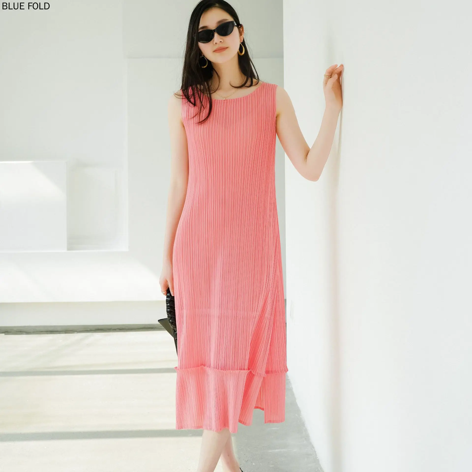 

Mid-length Pleats Dress Summer Slim and Elegant Miyake Pleated Sleeveless Round Neck Haute Couture for Women High Quality