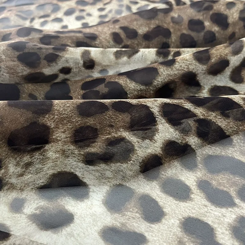 23 European and American Fashion Leopard Print Fabric Chemical Fiber 30D Chiffon Soft Women\'s Skirt Fabric