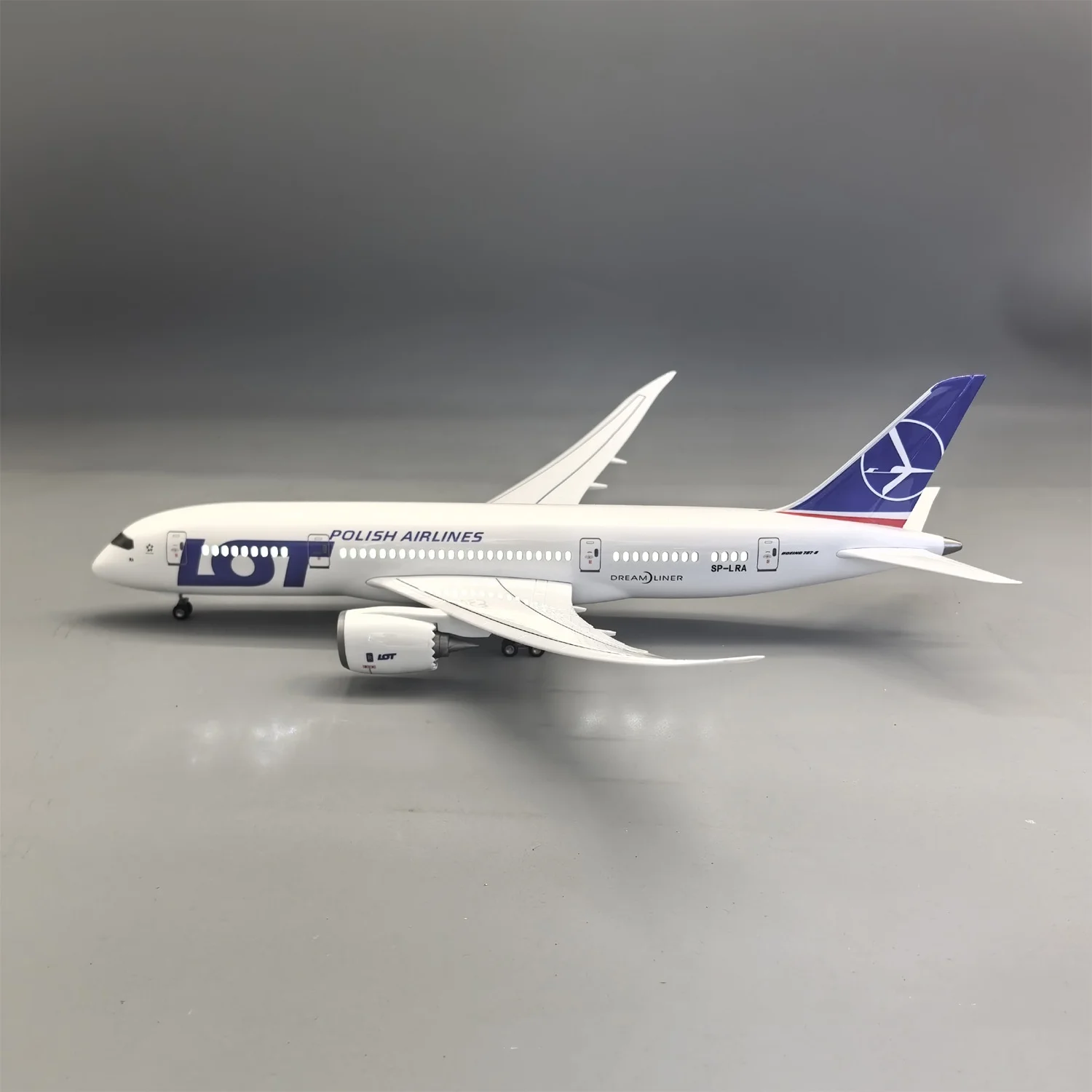 

43cm Scale Model Aircraft B787 Lot Polish Airways Resin Diecast Airplane With Light & Base Child Toy Collected Gift By Aviation