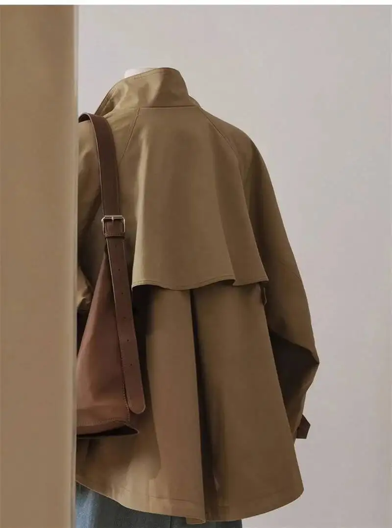 معطف نسائي بياقة مزدوجة الطبقات لخريف 2023 جديد للنساء تصميم متباين الألوان عصري وسترة مع بطانة