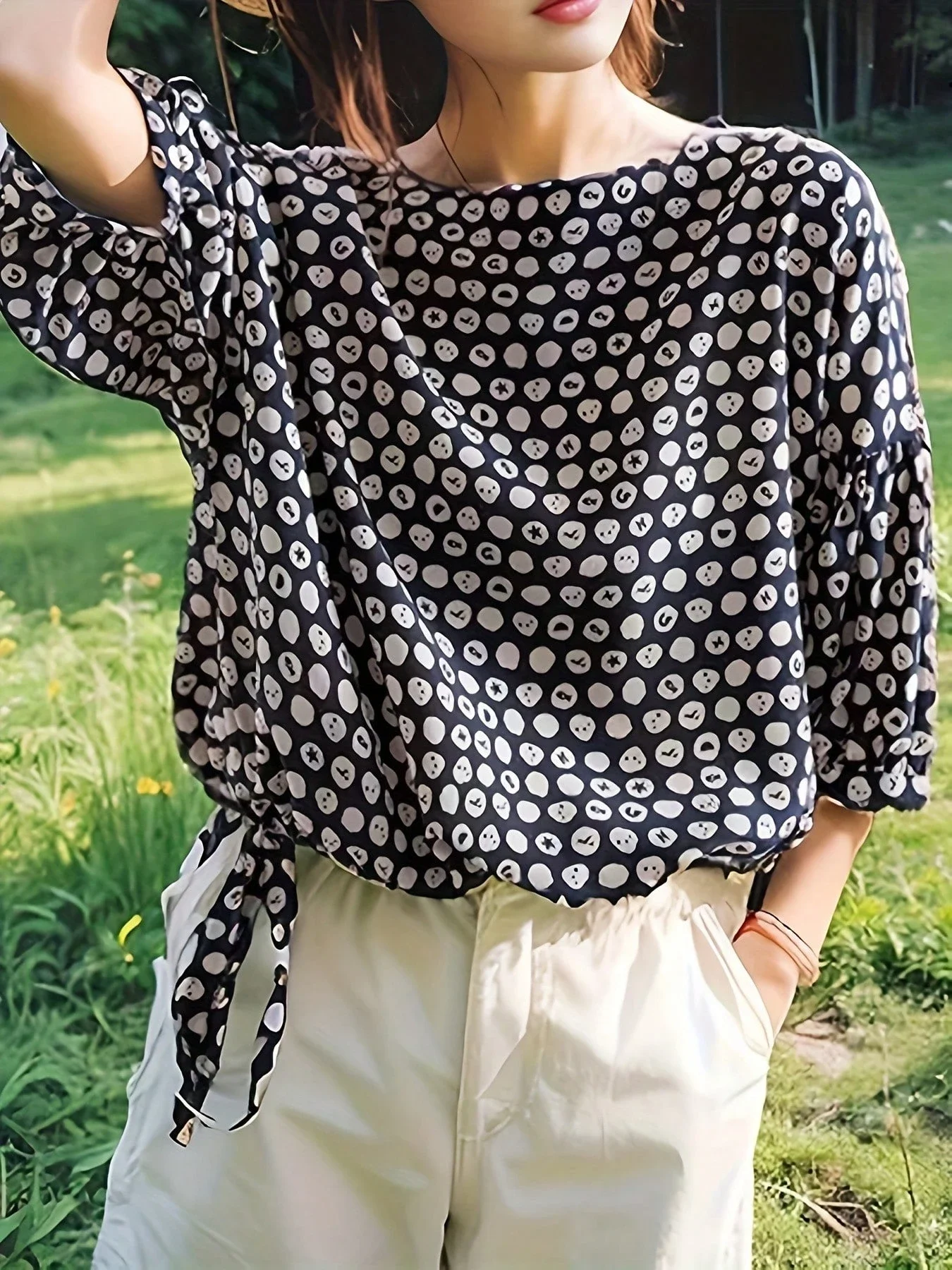 

Женская блузка свободного кроя с принтом, круглым вырезом и завязками на талии - весна-лето, повседневная