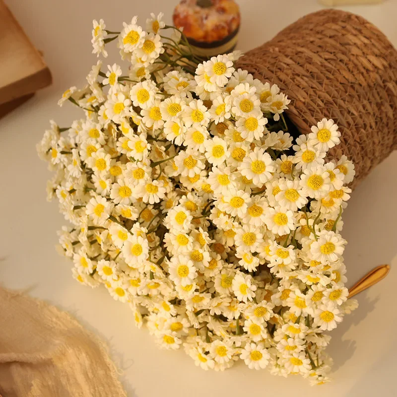 小さなデイジーシミュレーションバンドル、シルクフラワー、田舎、家の装飾、ウェディングブーケ、ロットあたり6個