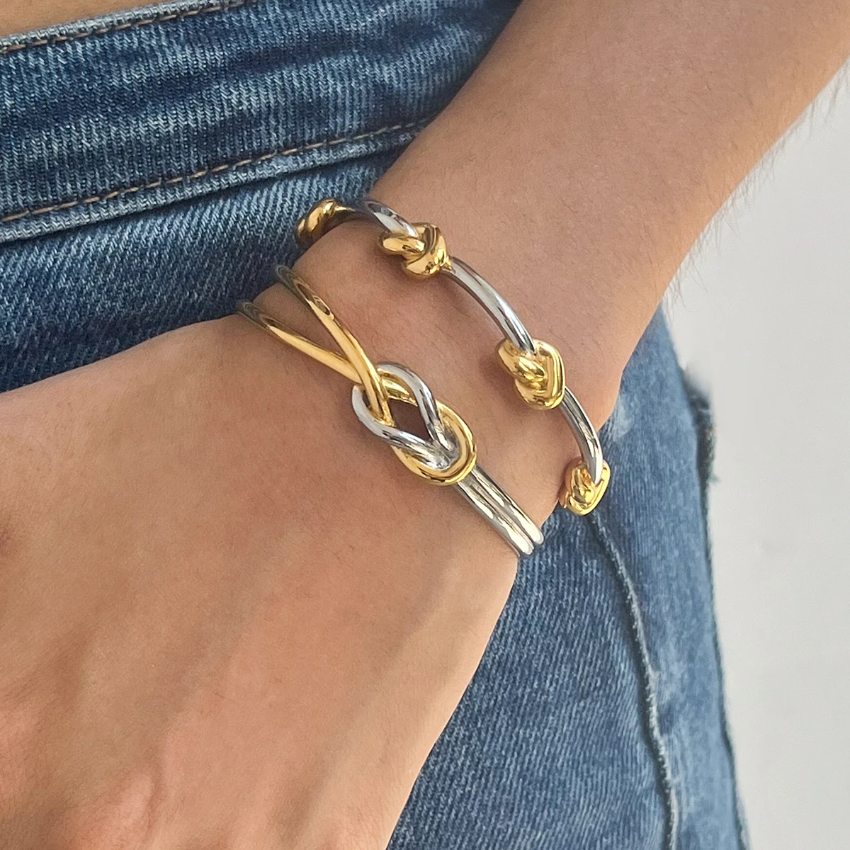 

Zora Personalized Knot Design 18K Gold Color Plated Stainless Steel Double Layered Bracelet Trendy Waterproof Women Jewelry Gift