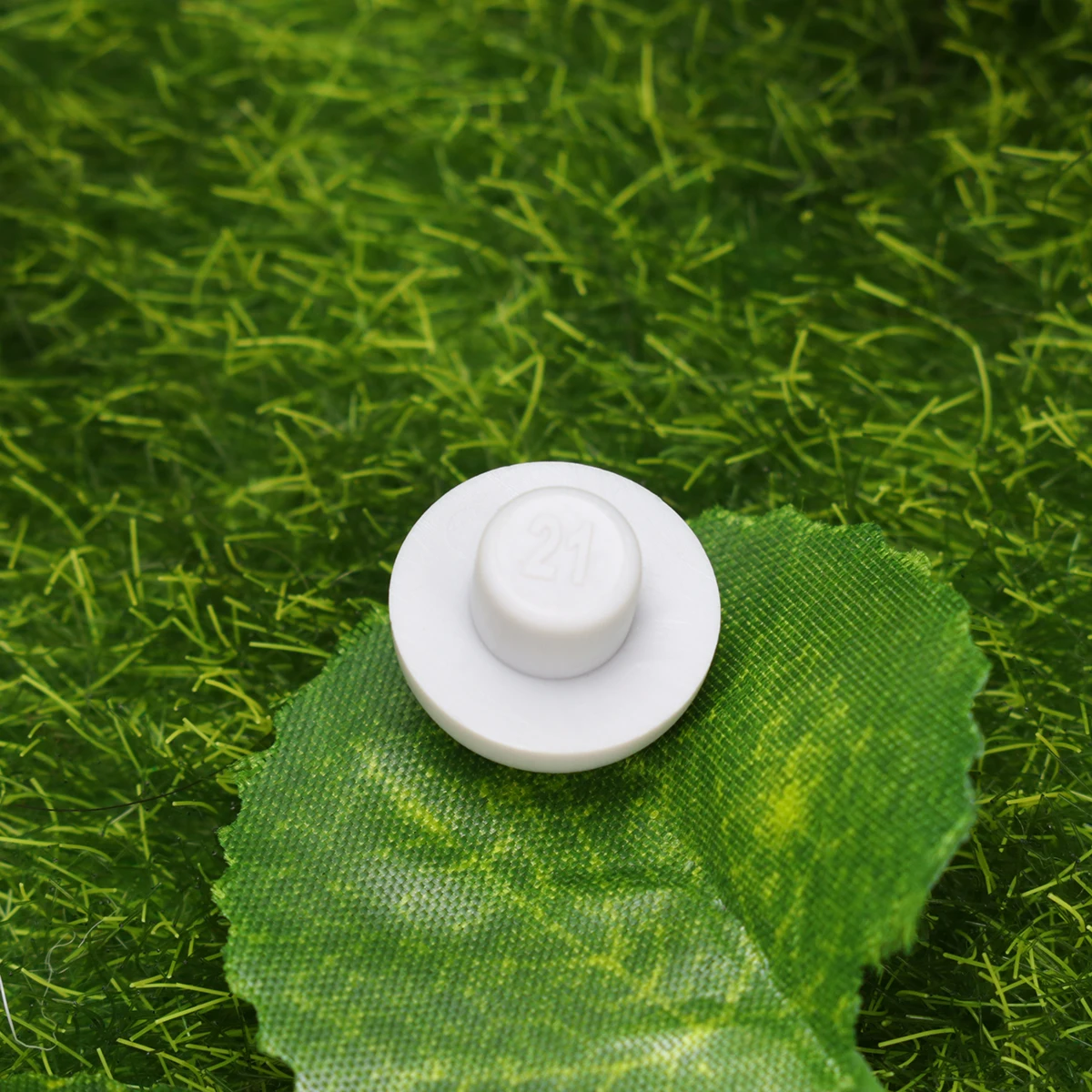 

2pcs Toilet Seat Cover Bumper Cushioning Pad Antislip Gasket Spacer Lifter Durable Plastic Protective Easy Install Suitable Most