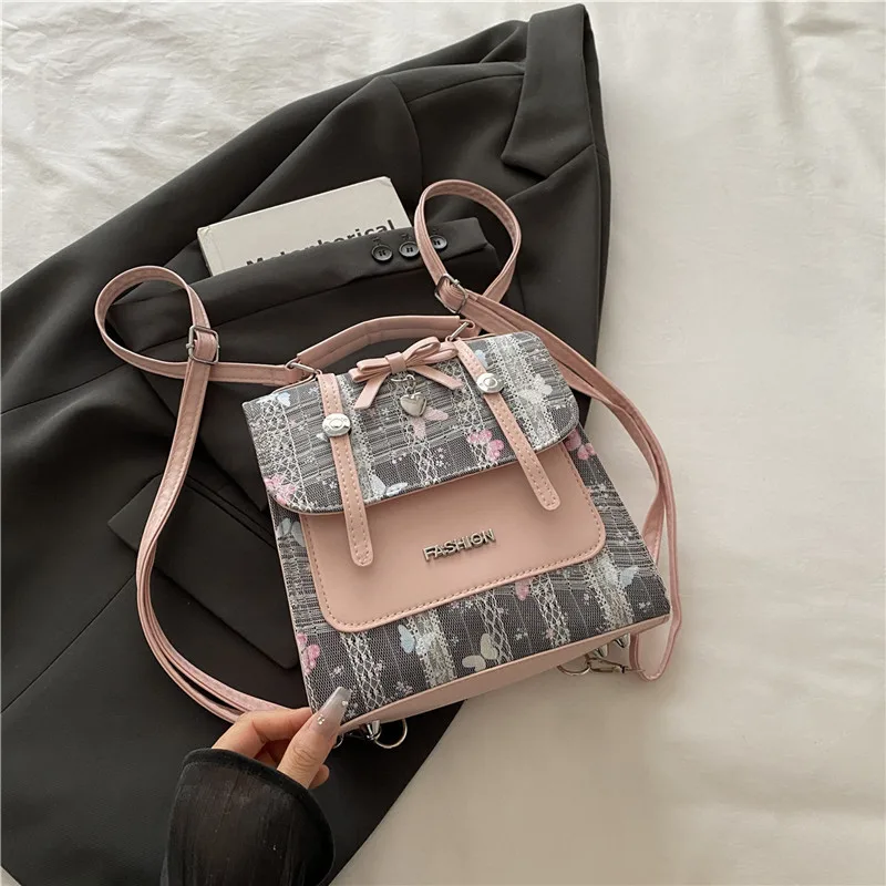 Nieuwe damestas 2025, eenvoudige effen kleur woon-werkverkeer crossbodytassen met enkele schouder, modieuze en stijlvolle textuurrugzak