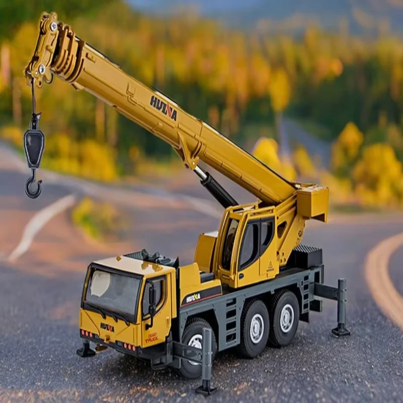 Huina 1:50 Simulazione Auto in lega Diecast Modello di gru montata su camion Costruzione Ingegneria Decorazione del veicolo Regalo di compleanno per bambini