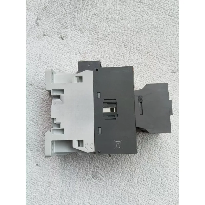 AF30-30-11-11 Contactor 24-60VDC Coil New with Box Manual Fully Functional for Robotics Automation Industrial Control Cabinet