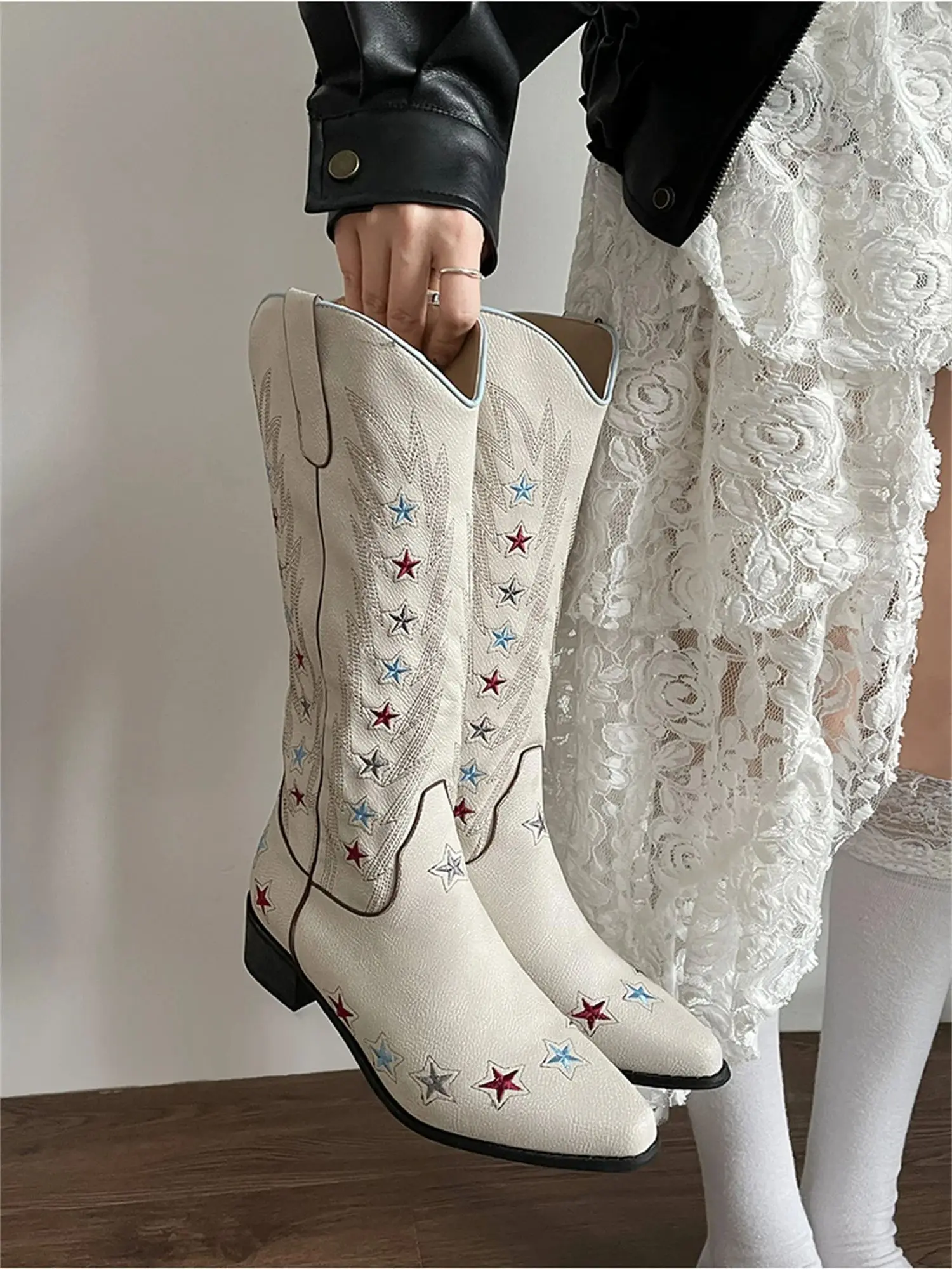 Western Cowgirl Boots Women\'s Embroidered Star Beige Western Cowboy Boots With Chunky Heels Pointed Toe Knee High Boots Shoes