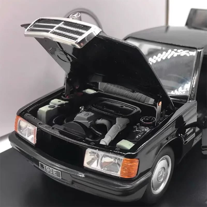 Diecast 1:24 Scale LEO Benz 190E Alloy Vehine Model Finished Simulation Collection Decoration Gift Toys Display