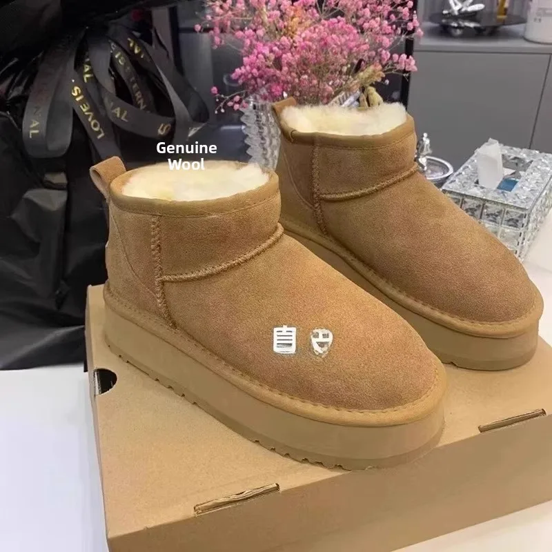 

Women's Winter Snow Boots Thickened Bottom Outdoor Waterproof Warm Bread Cotton Shoes Fleece Lined Fashionable Mid-Cut Boots