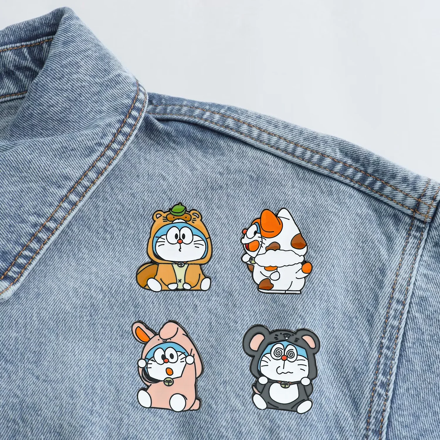 

1 Set Japanese Cartoon Anime Robot Cat Brooch, Blue Chubby Doraemon Metal Badge, Jingle Cat Bag Accessories Toys Anime Cartoon
