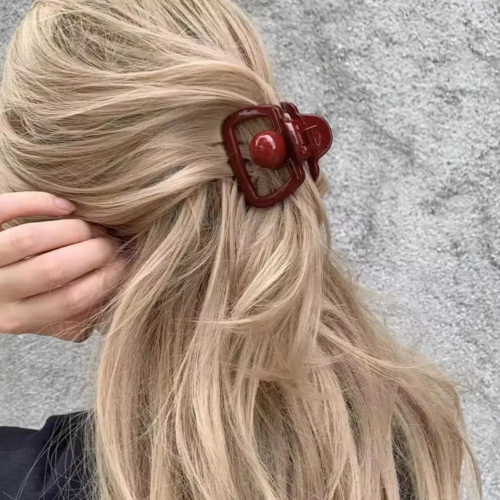 

Retro Hair Sweet Bow Clip Claw Hollow Bow Design Back Clip Glossy Texture Stable Grip New Year Hair Accessory