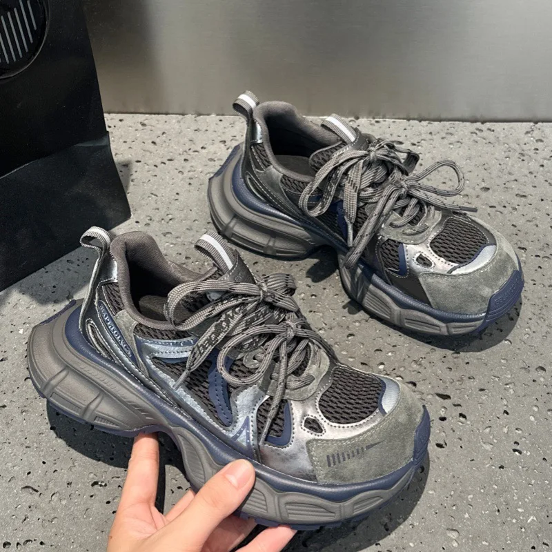 

Новые осенне-зимние кожаные туфли на платформе Daddy, дышащие кроссовки на шнуровке с низким берцем, прилив