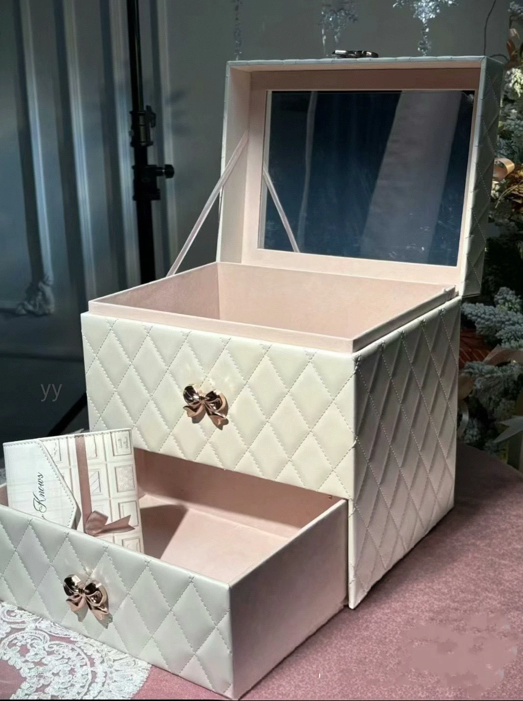 Flower Knows Limited Christmas Makeup Gift Box Storage Box Without Products