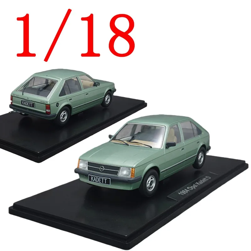 

Triple9, литая под давлением модель автомобиля из сплава Opel в масштабе 1/18, Opel Kadett D 1984, зеленые игровые транспортные средства, игрушки для мальчиков, подарок, оригинальная коробка