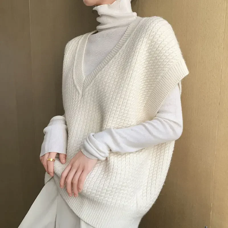 Ladies Sweaters V-neck White Vest Autumn Winter 2024 Knitted Top for Women Designer New Knitwear Korean Luxury Trend Clothes In